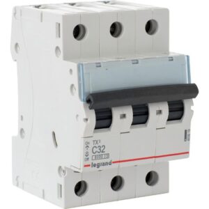 Interruptor LEGRAND Trifásico 32 A Curva C 6KA Automático
