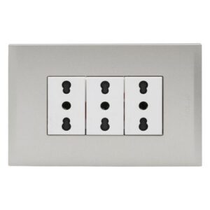 Placa Armado BTICINO Nóbile Tomacorriente Triple 10/16A Color Perla