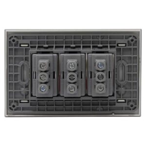 Placa Armado BTICINO Nóbile Tomacorriente Triple 10/16A Color Perla - Imagen 3